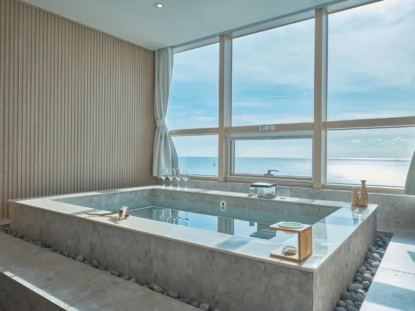 UH Suite The Haeundae - Image 1