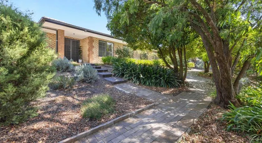 Hahndorf Creek Retreat - Image 1