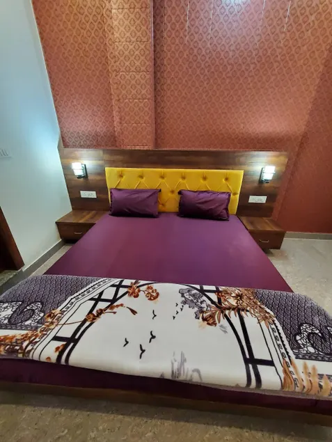 Hotel Nikunj - Image 1