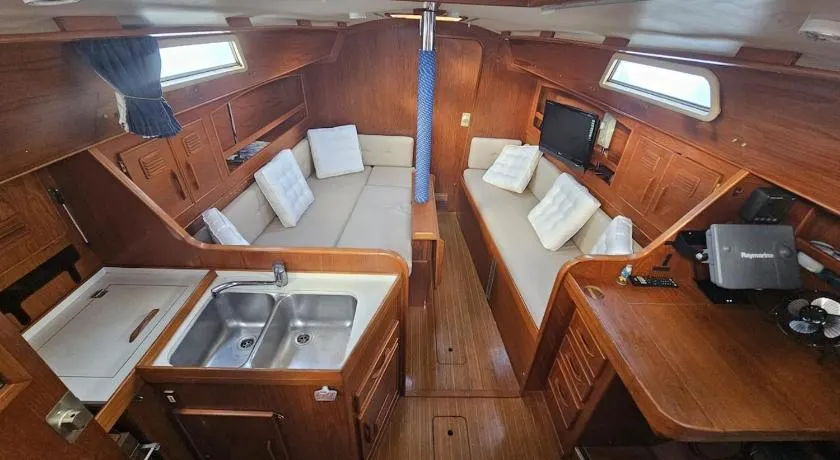Velero Nadya - Image 1