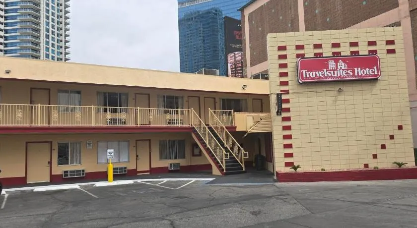 Travelsuites Hotel - Image 1