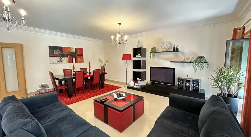 Ameijeira Lagos Apartment - Image 1