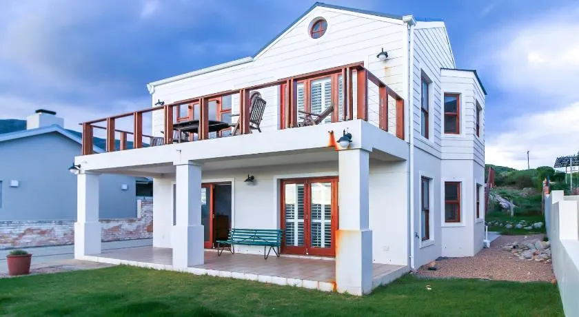 Geheim Luxury Seafront - Image 1