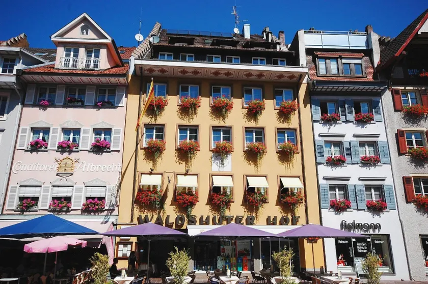Hotel & Restaurant Waldshuter Hof - Image 1