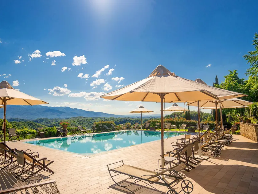 Apartment in Tuscany with Pool & Garden - Image 1