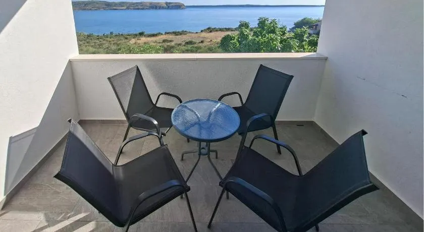 Lovely Apartment In Rtina With Wifi - Image 1