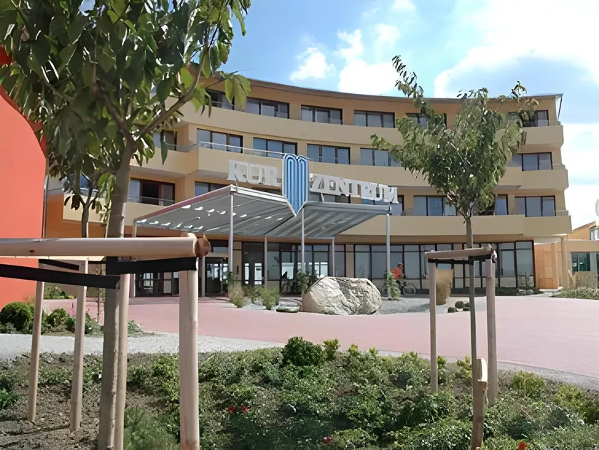 Gesundheitshotel Weißenstadt am See - Image 1
