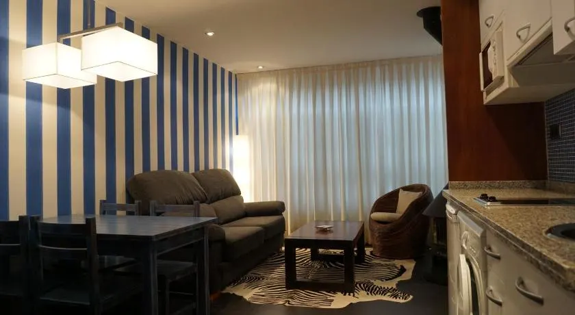 Apartamentos Lagos de Saliencia - Image 1