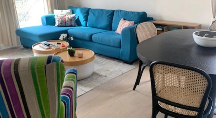 2 Bedroom Chelsea Apartment - Image 1
