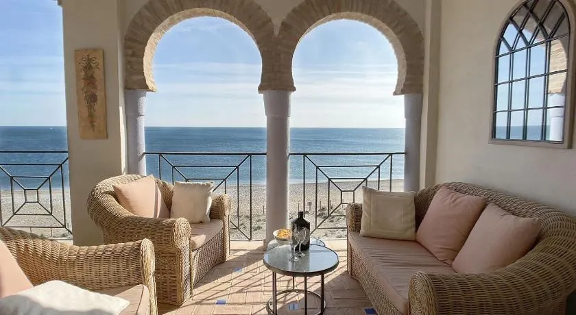 LA PERLA DE LA BAHIA - Image 1