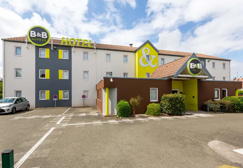 B&B HOTEL CHARTRES Le Coudray - Image 1