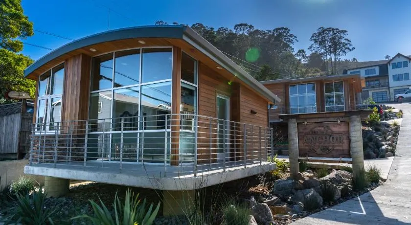 Anchor Inn Pacifica - Image 1