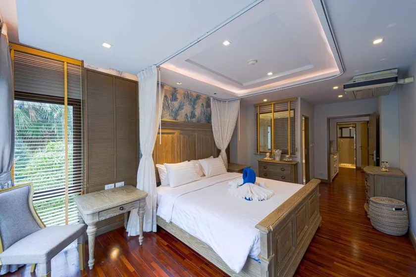 4 Bed Beachfront Condo (SP43) - Image 1