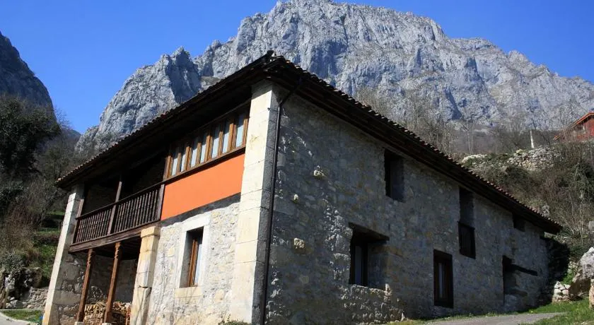 Hotel Rural Llerau - Image 1