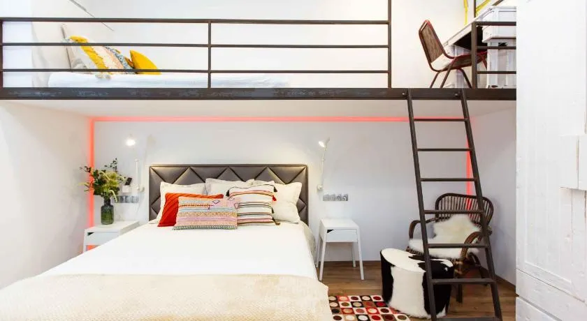 Premium Rooms by Hi5 - Style at the Comedy Theater - Image 1