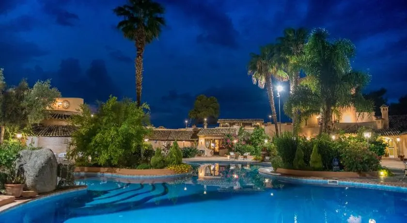 Hotel Porto Pirgos - Image 1