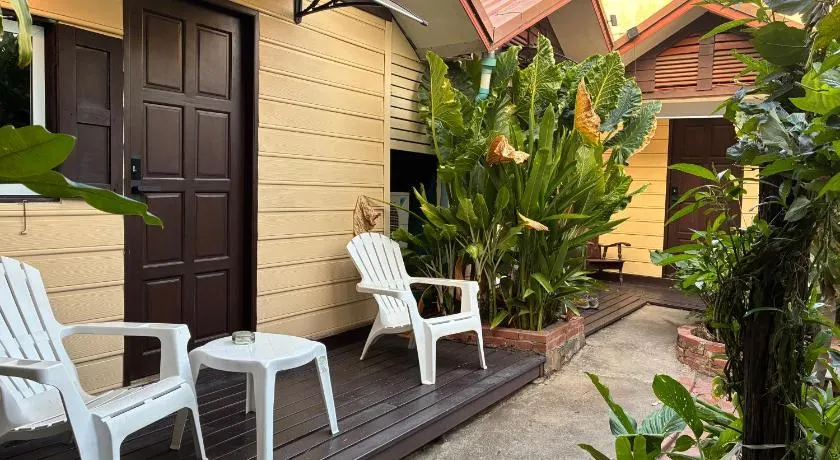 Noom Guesthouse - Image 1