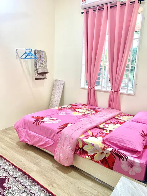 ZHomestay - Malay Only - Image 1