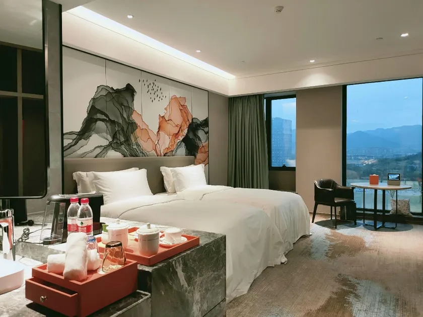 Yinhu Junyi Hotel（Wildlife Park） - Image 1
