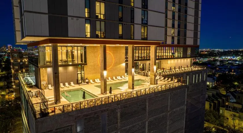 Sentral Forme Houston - Image 1