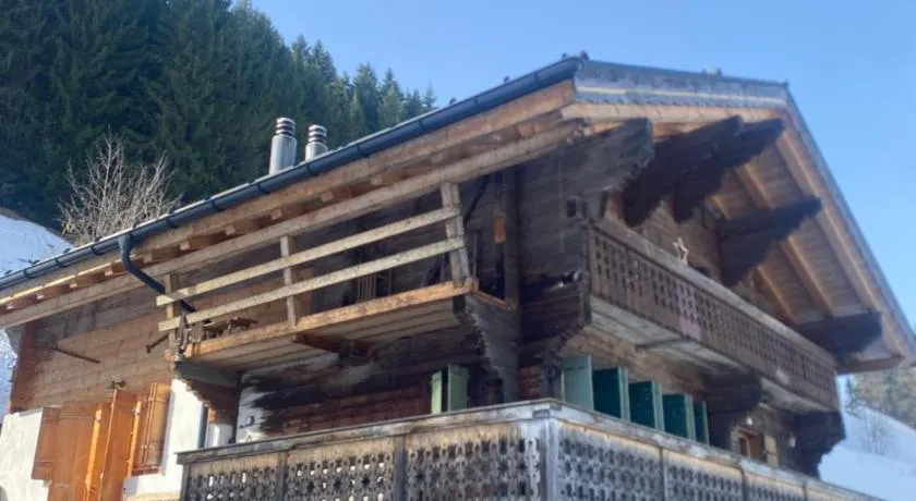 Boutique Chalet Panoramic Views Hot Tub - Image 1