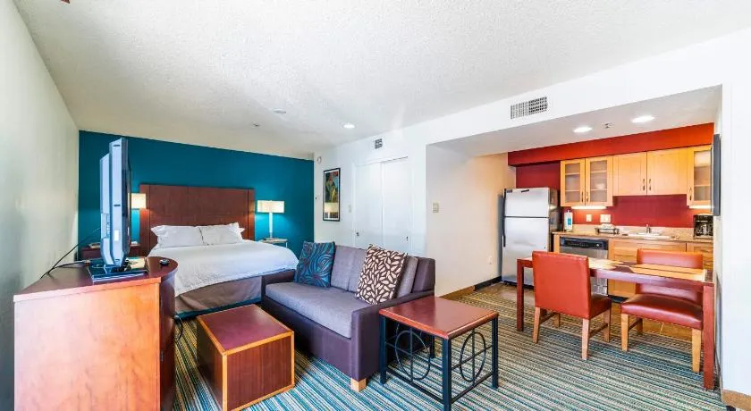 Metro Phoenix Extended Stay - Queen Studio - Image 1