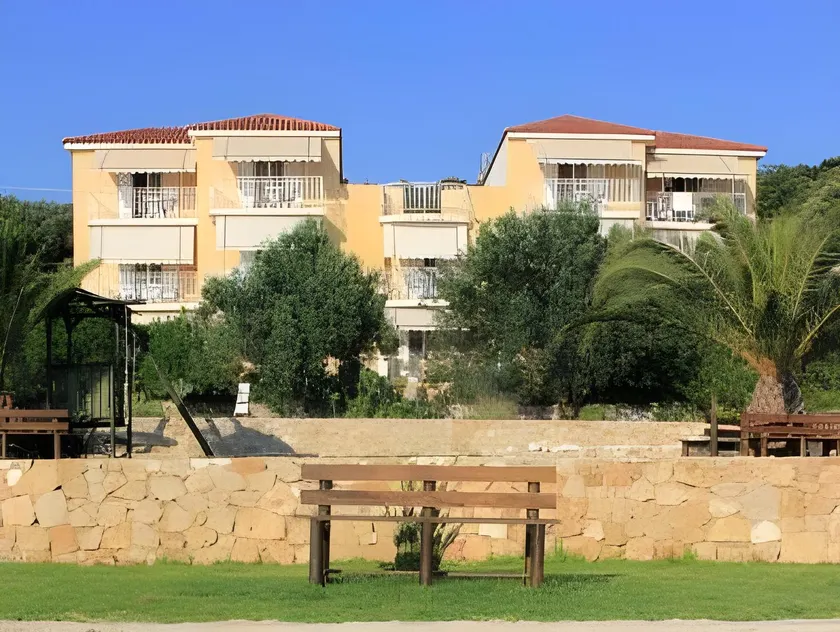 Oskars Studios & Apartments - Image 1