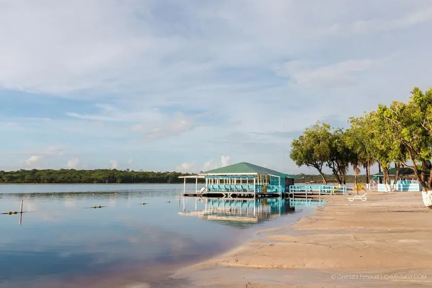 Lake Mainstay Resort - Image 1