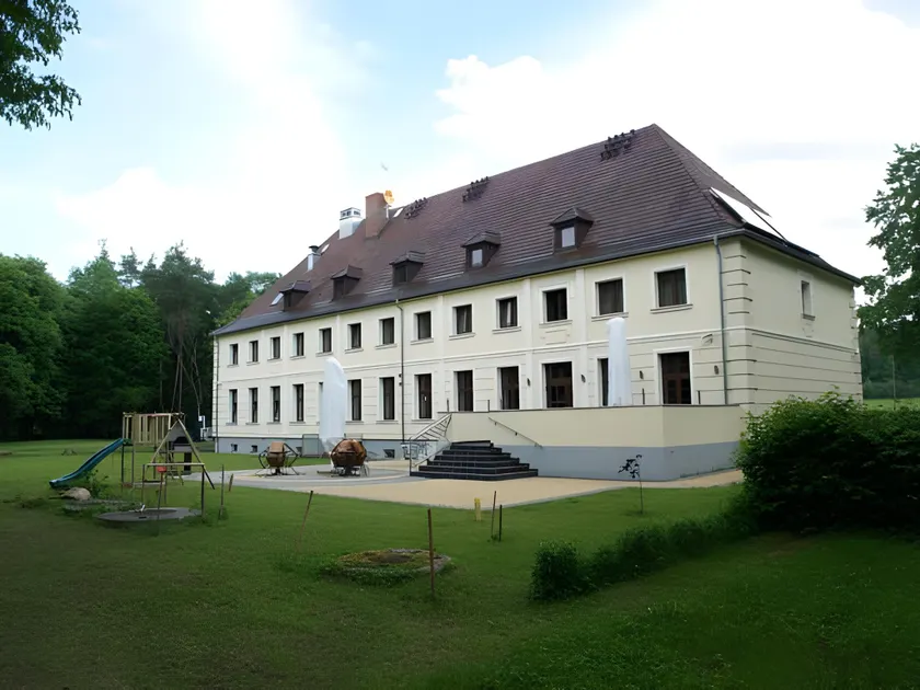 Hotel Świętoborzec - Image 1