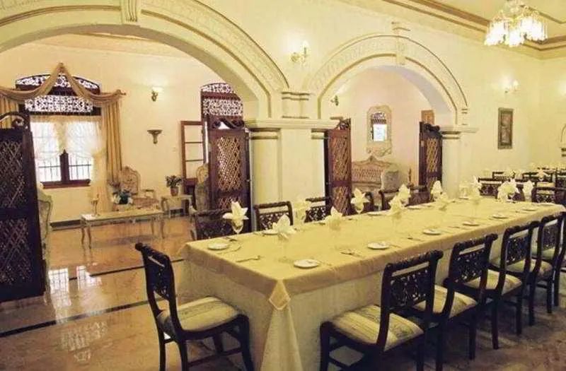 Manor House Boutique - Image 1