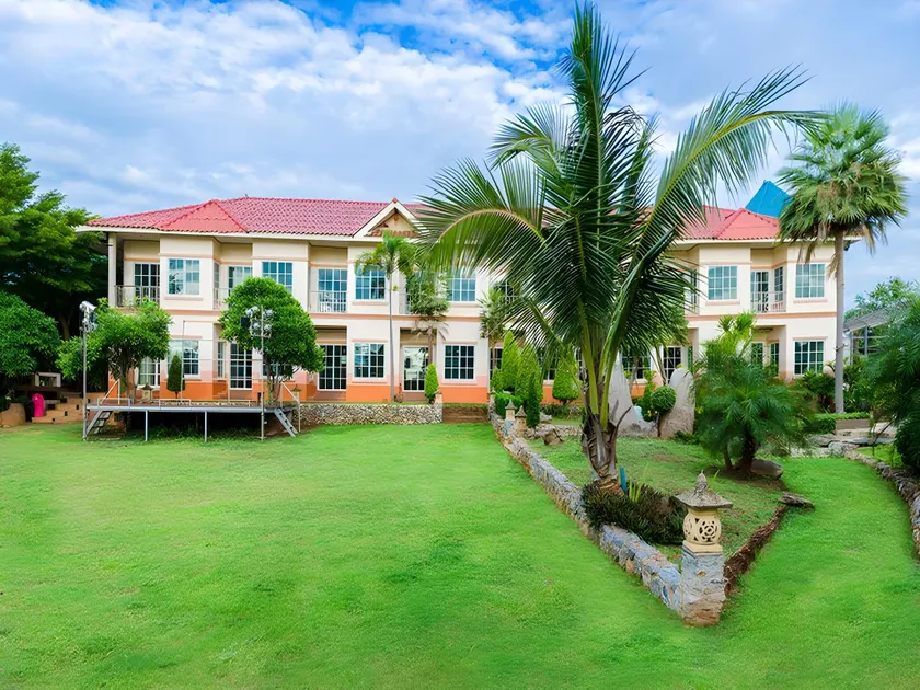 Suannoina Resort - Image 1