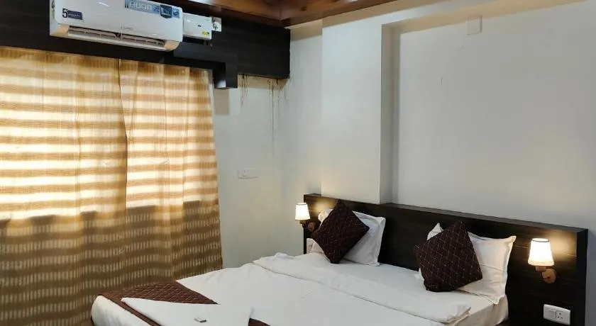 Hotel SAVI SAGAR - Image 1