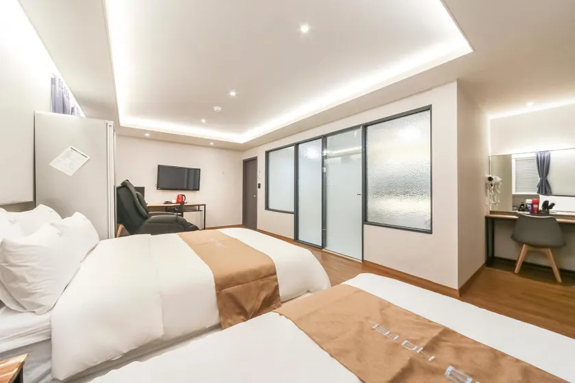 Gimhae Ubangdong JB hotel - Image 1