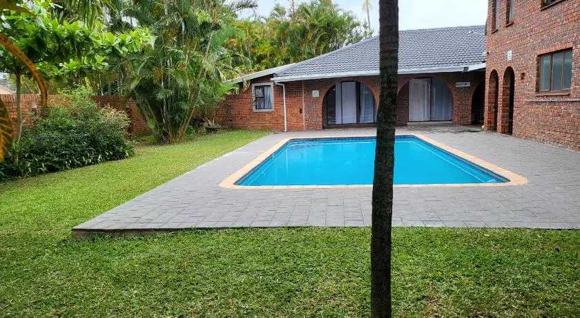 Emangunini Guest house - Image 1