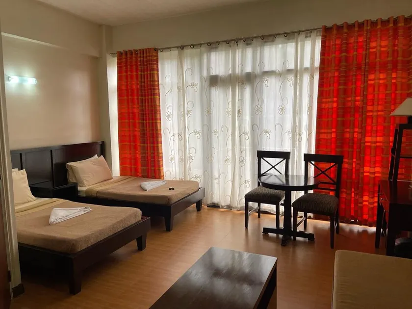 3 Pax Charming Foggy Cold Breeze, Cozy Gardenville Hotel - Image 1