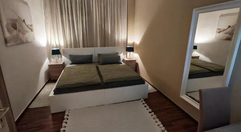 City Apartment I 75qm I Kostenloser Parkplatz I Nähe Staatstheater I WLAN - Image 1
