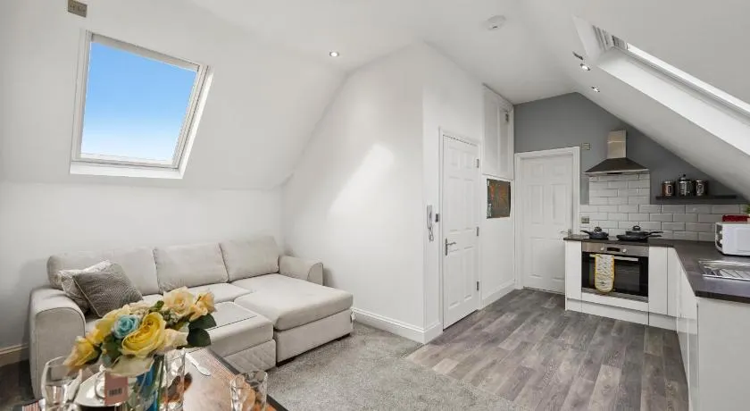 Great Maidstone Flat with Parking - Sleeps 3 - Image 1