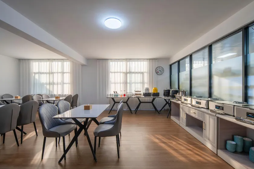 Ji Feng Hotel (Anyang Railway Station Zhongzhou Road Branch) - Image 1