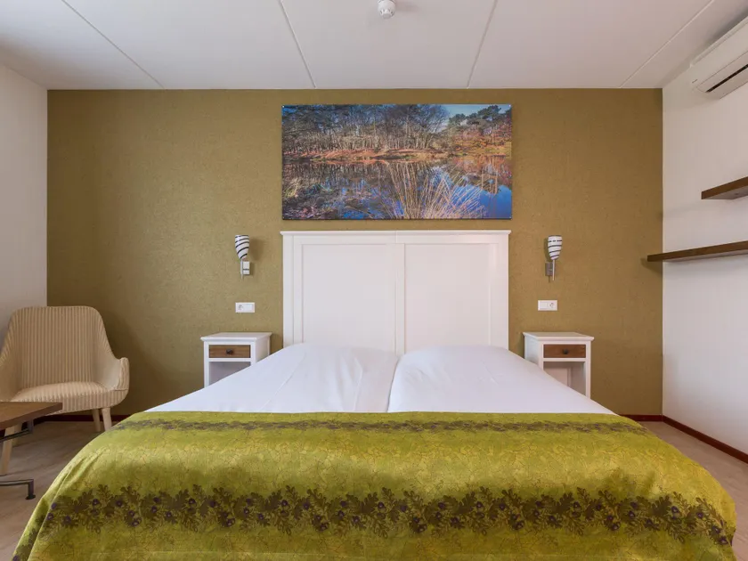 Hotel Room - Image 1