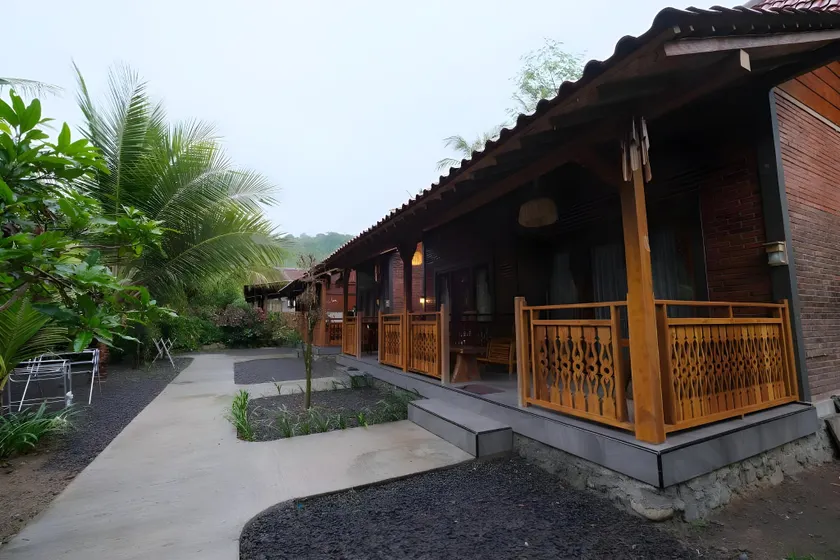 Java Turtle Lodge Meru Betiri - Image 1