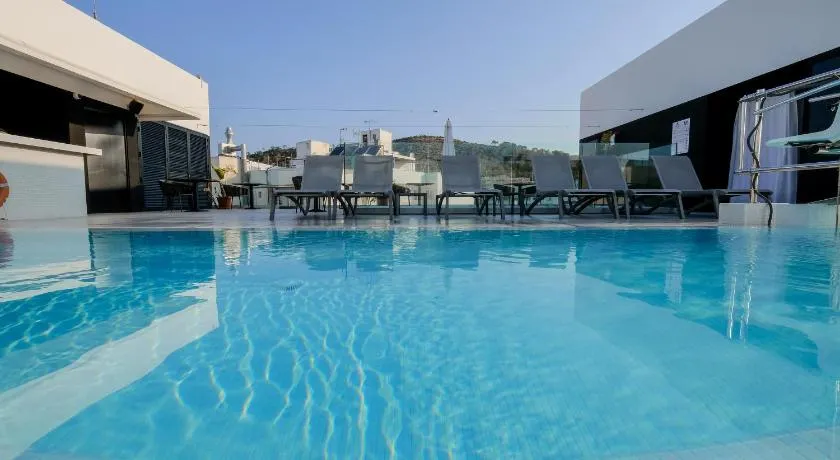 azuLine Hotel M - Image 1