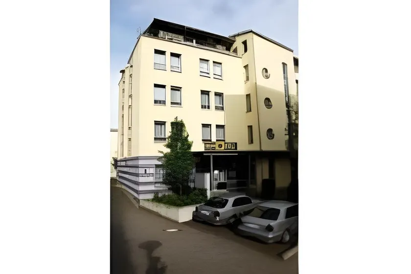 Senator Hotel - Image 1