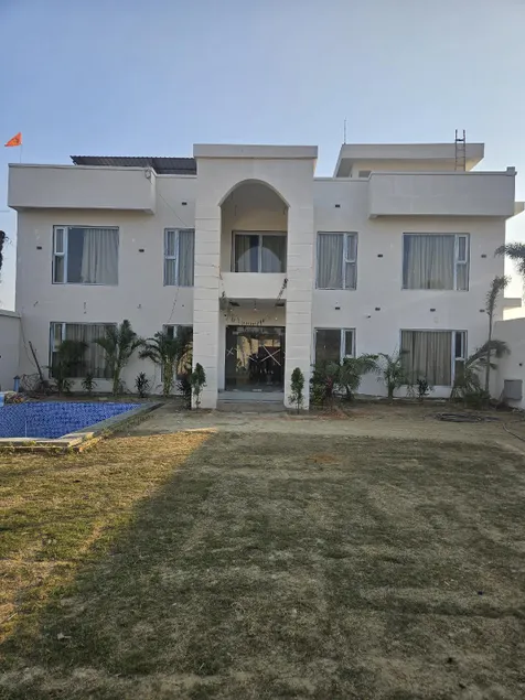 Hotel Sarovar palace - Image 1