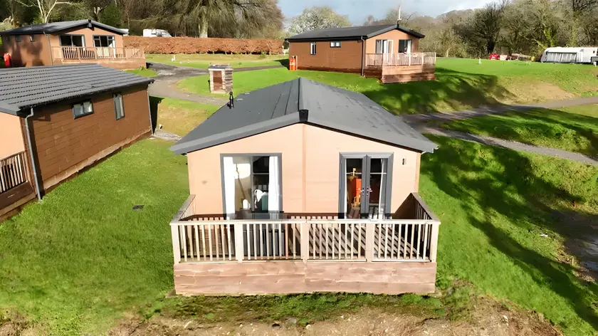 Valley View Lodges - Image 1