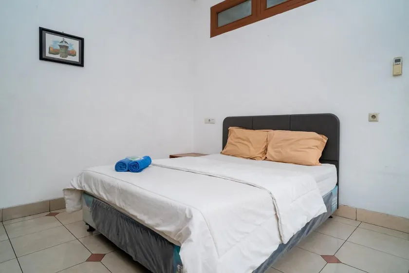 Puri Saras Bintaro Syariah Mitra RedDoorz - Image 1