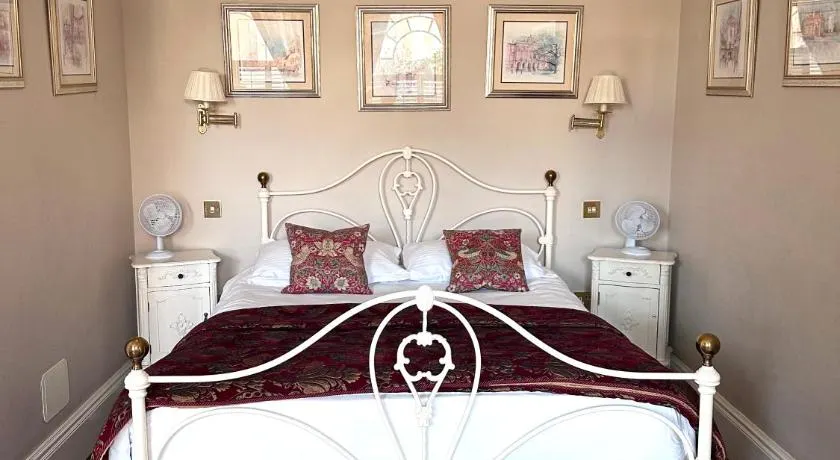 Balham Lodge - Image 1