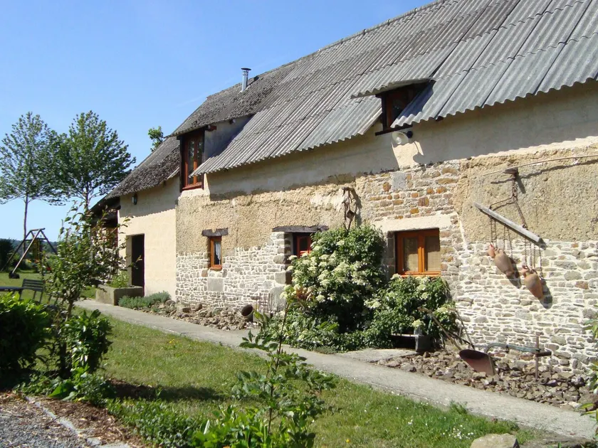Holiday home and mobile home with spacious garden - Image 1