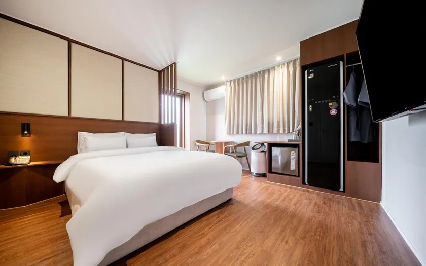 Gwangju Chungjang-ro Hotel H-Avenue - Image 1