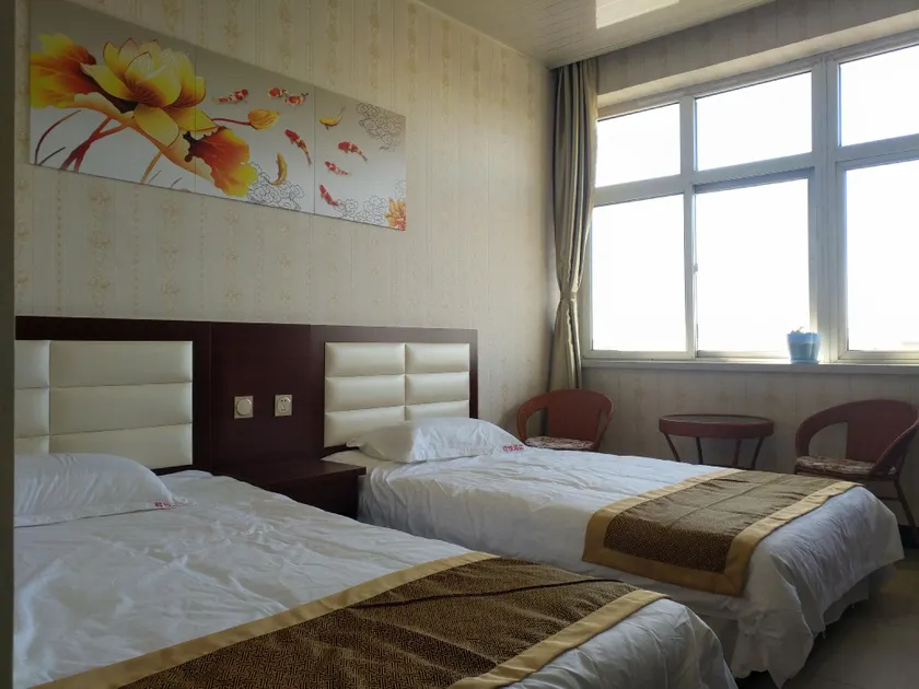 Xinjunyue Express Hotel - Image 1