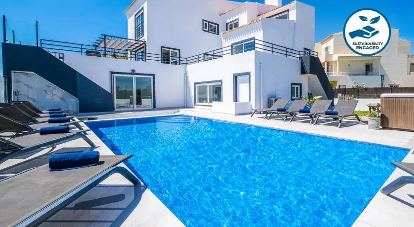 Villa Avalon - Jacuzzi, Cinema e Piscina Aquecível em Armação de Pêra - Image 1